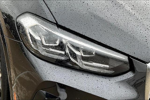Photo of 2024 Gray BMW X3