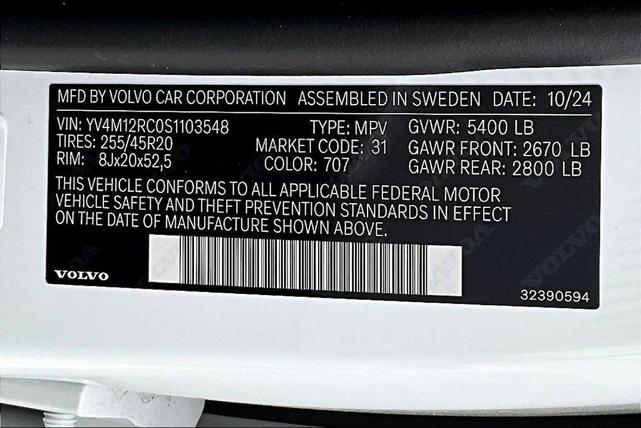 Photo of 2025 Crystal White Metallic Volvo XC60