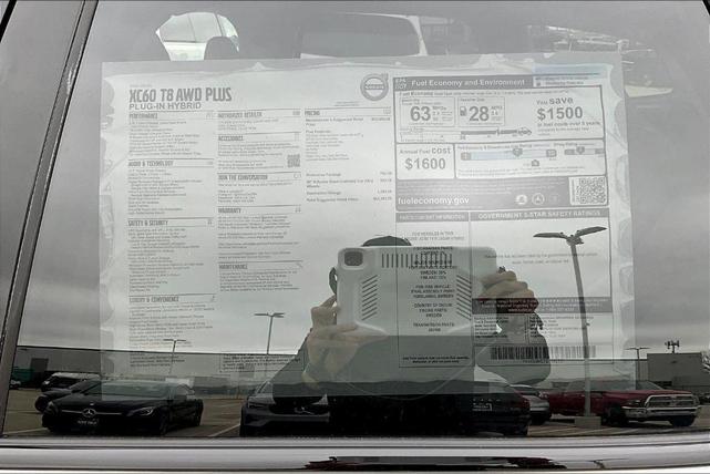 Photo of 2025 Crystal White Metallic Volvo XC60 Plug-In Hybrid