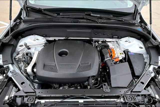 Photo of 2025 Crystal White Metallic Volvo XC60 Plug-In Hybrid