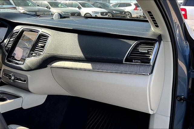 Photo of 2022 Thunder Gray Metallic Volvo XC90
