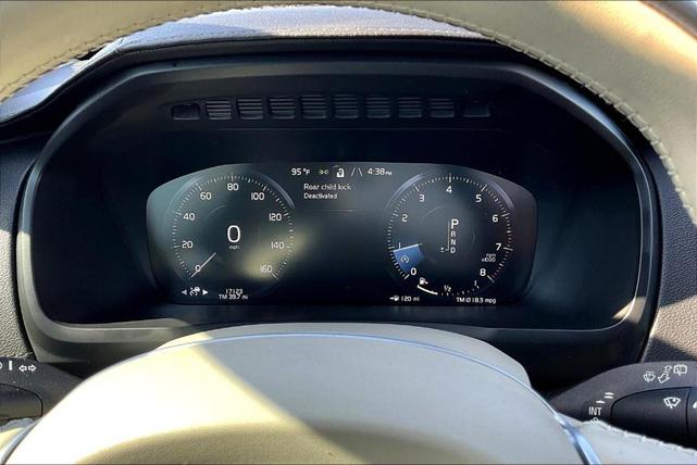 Photo of 2022 Thunder Gray Metallic Volvo XC90