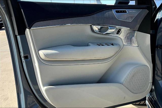 Photo of 2022 Thunder Gray Metallic Volvo XC90