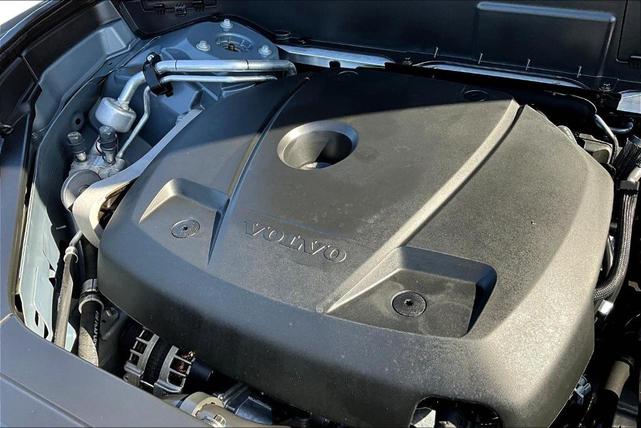 Photo of 2022 Thunder Gray Metallic Volvo XC90
