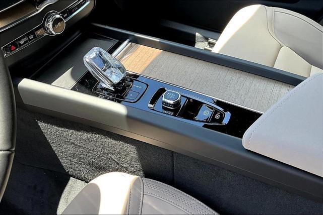 Photo of 2026 Denim Blue Metallic Volvo XC60