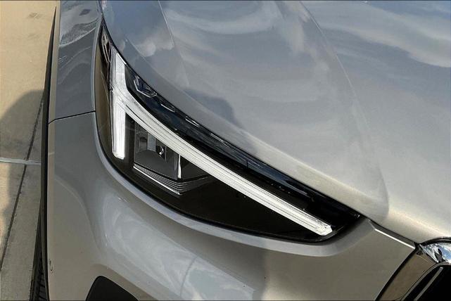 Photo of 2025 Silver Volvo XC40