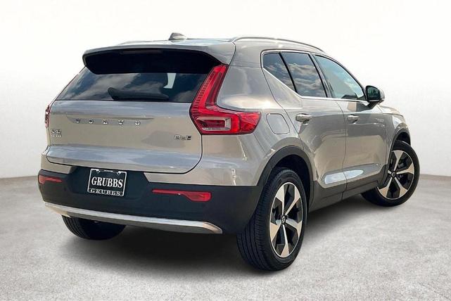 Photo of 2025 Silver Volvo XC40