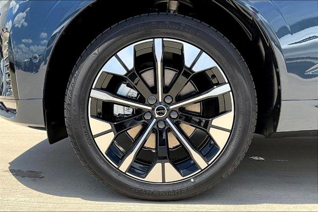 Photo of 2026 Denim Blue Metallic Volvo XC60