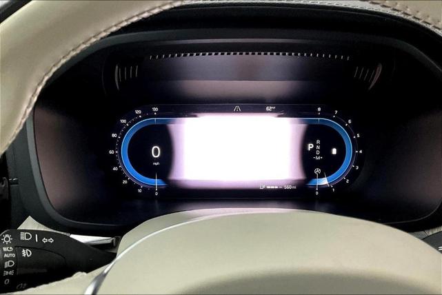 Photo of 2022 Crystal White Metallic Volvo XC60