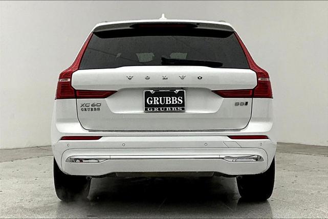 Photo of 2022 Crystal White Metallic Volvo XC60