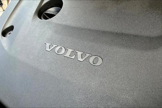 Photo of 2023 Bright Volvo XC90