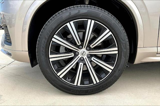 Photo of 2023 Bright Volvo XC90