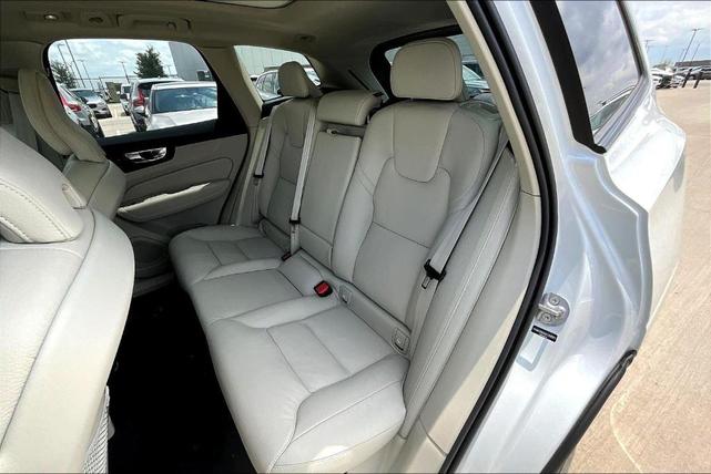 Photo of 2025 Crystal White Metallic Volvo XC60