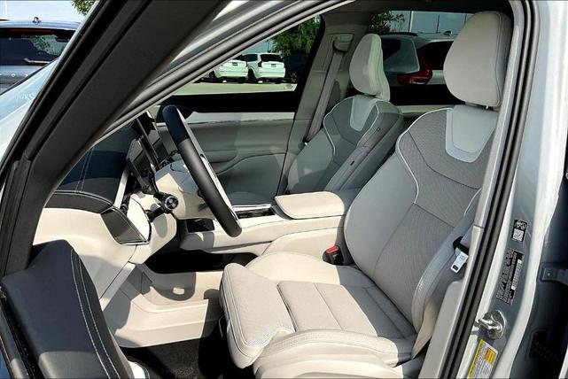 Photo of 2025 Platinum Grey Metallic Volvo EX90