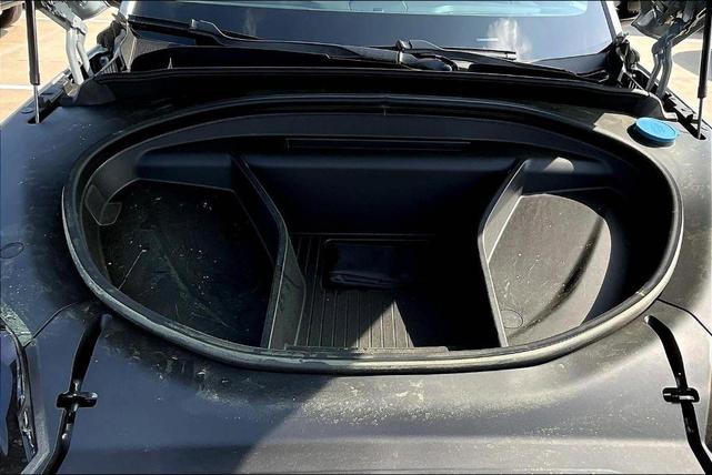 Photo of 2025 Platinum Grey Metallic Volvo EX90