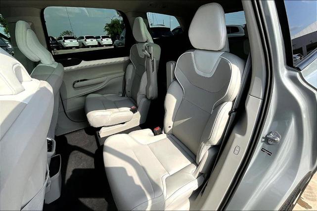 Photo of 2025 Platinum Grey Metallic Volvo EX90