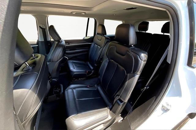 Photo of 2022 Bright White Clearcoat Jeep Grand Cherokee L