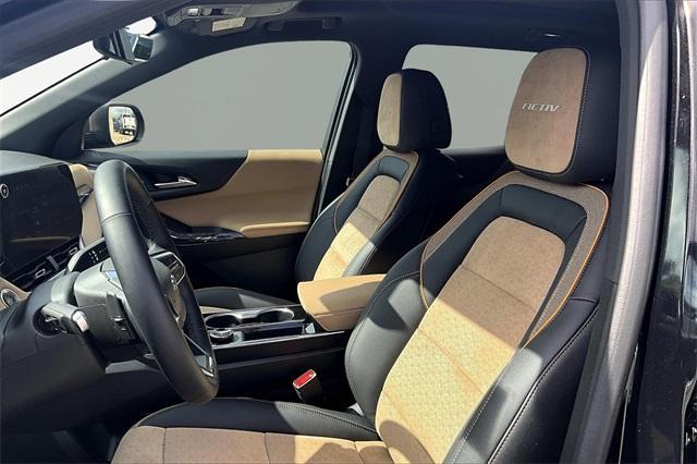 Photo of 2025 Mosaic Black Metallic Chevrolet Equinox