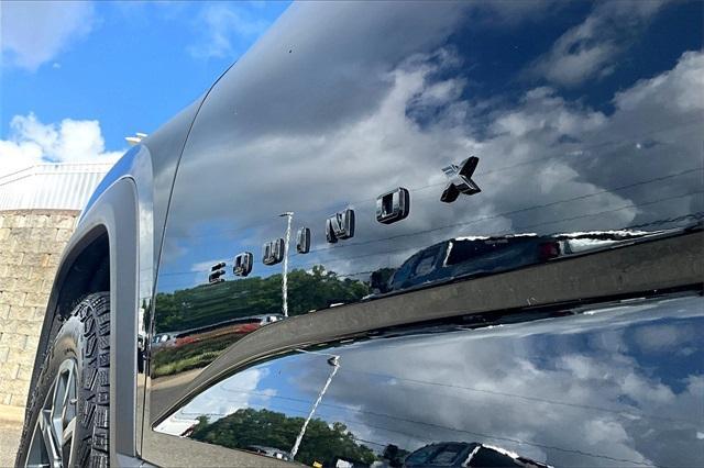 Photo of 2025 Mosaic Black Metallic Chevrolet Equinox
