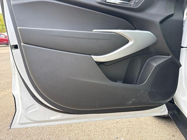 Photo of 2024 Summit White Chevrolet Trax