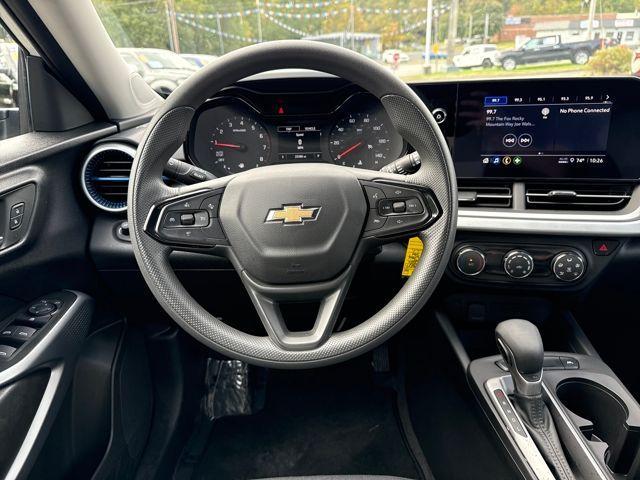 Photo of 2024 Summit White Chevrolet Trax