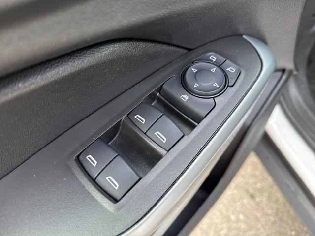 Photo of 2024 Summit White Chevrolet Trax