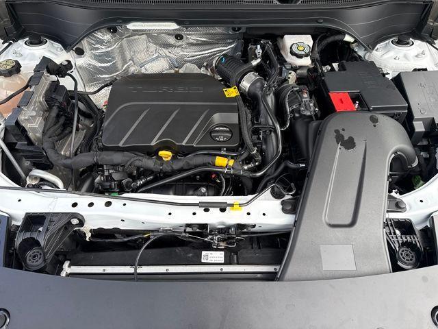 Photo of 2024 Summit White Chevrolet Trax