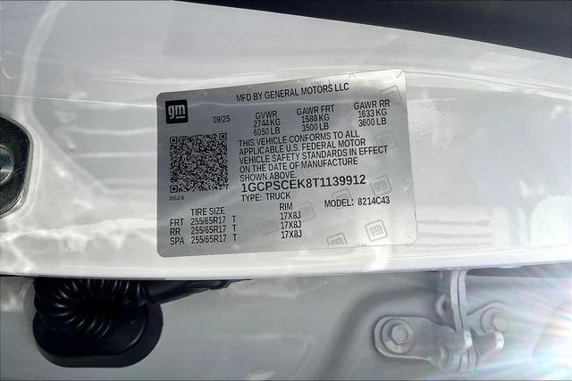 Photo of 2026 Summit White Chevrolet Colorado