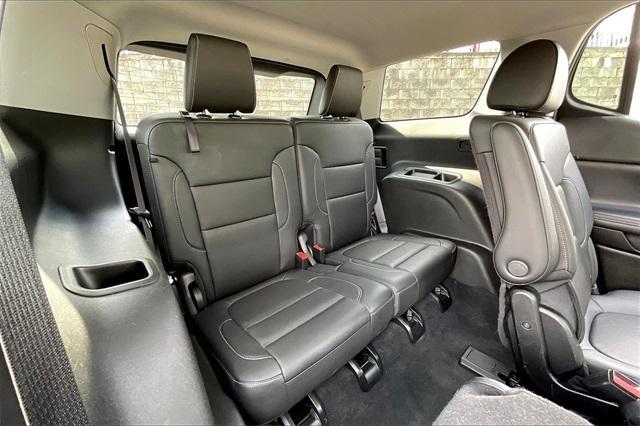 Photo of 2023 Summit White GMC Acadia