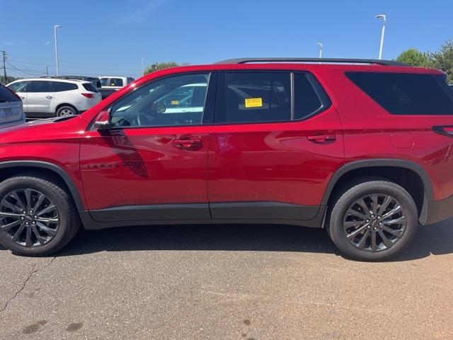 Photo of 2023 Red Chevrolet Traverse