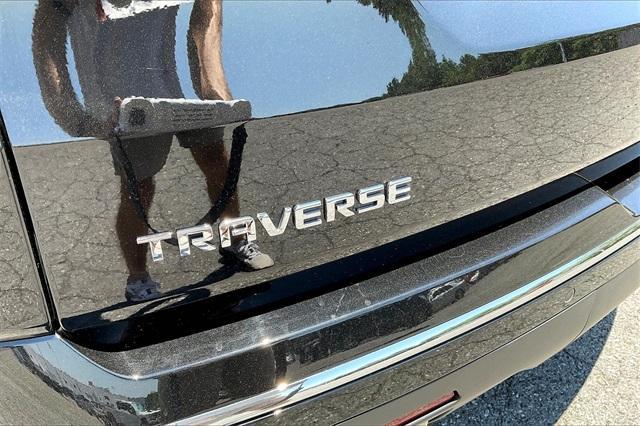 Photo of 2023 Mosaic Black Metallic Chevrolet Traverse