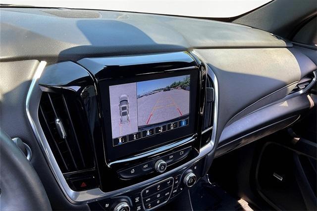 Photo of 2023 Mosaic Black Metallic Chevrolet Traverse