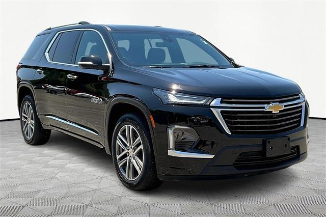 Photo of 2023 Mosaic Black Metallic Chevrolet Traverse