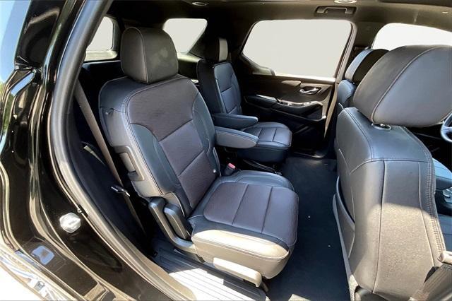 Photo of 2023 Mosaic Black Metallic Chevrolet Traverse