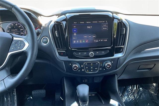 Photo of 2023 Mosaic Black Metallic Chevrolet Traverse