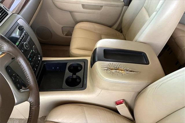 Photo of 2014 Onyx Black GMC Yukon XL