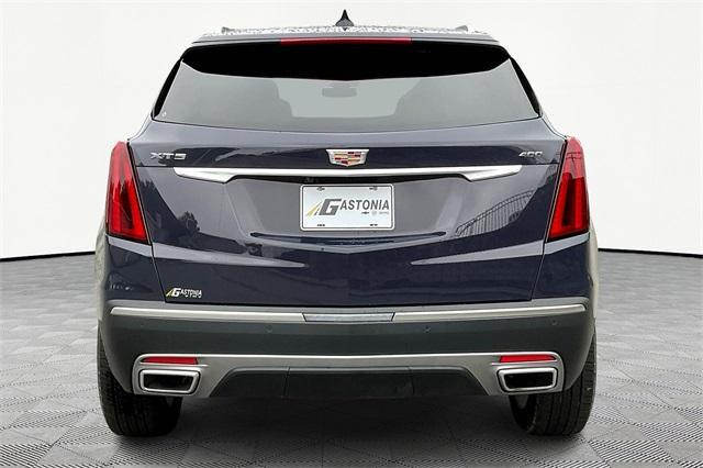 Photo of 2025 Midnight Black Cadillac XT5