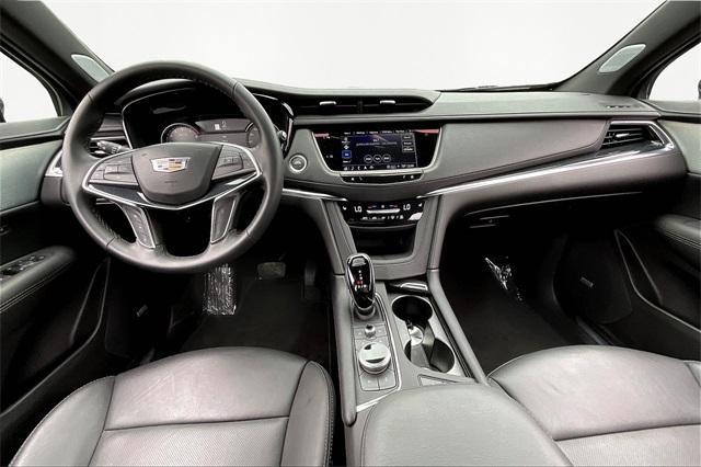 Photo of 2025 Midnight Black Cadillac XT5