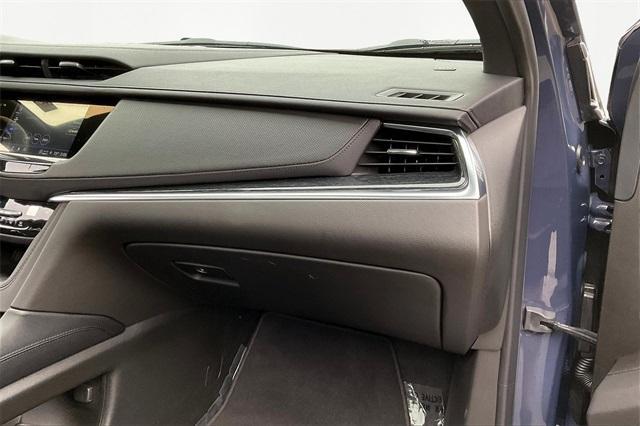 Photo of 2025 Midnight Black Cadillac XT5