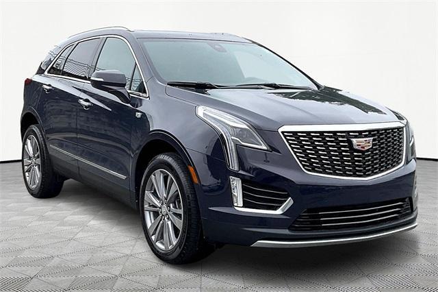Photo of 2025 Midnight Black Cadillac XT5