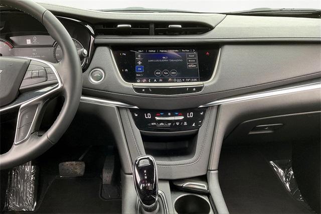 Photo of 2025 Midnight Black Cadillac XT5