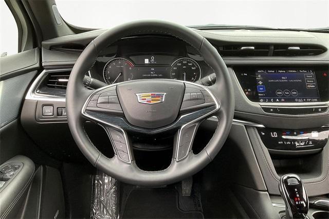 Photo of 2025 Midnight Black Cadillac XT5