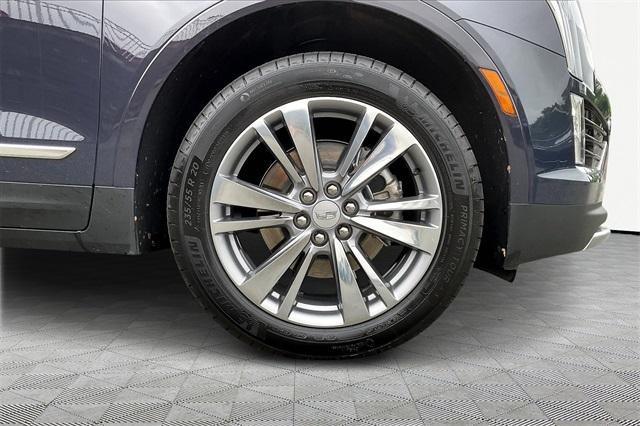 Photo of 2025 Midnight Black Cadillac XT5