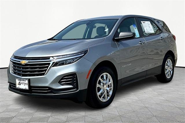 Photo of 2023 Sterling Gray Metallic Chevrolet Equinox