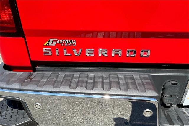 Photo of 2015 Victory Red Chevrolet Silverado 1500