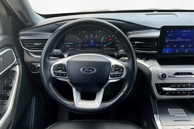 Photo of 2023 Silver Metallic Ford Explorer