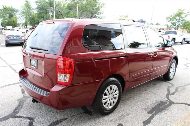 Photo of 2012 Red Kia Sedona