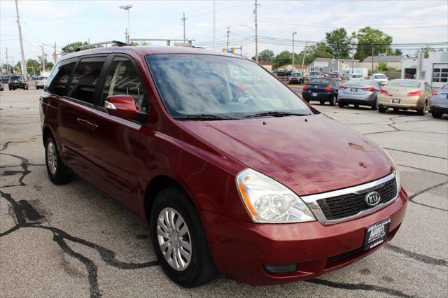 Photo of 2012 Red Kia Sedona