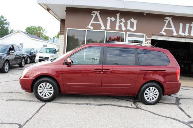 Photo of 2012 Red Kia Sedona