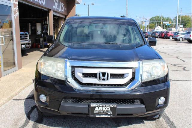 Photo of 2011 Black Honda Pilot